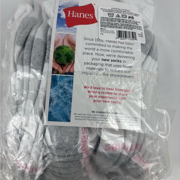 New Hanes Women’s  Athletic Socks in White and Gray 12 pairs - Picture 5 of 7